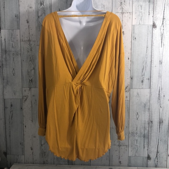 Free People Shimmy Shake Gold Open Back Top Small - Picture 3 of 11